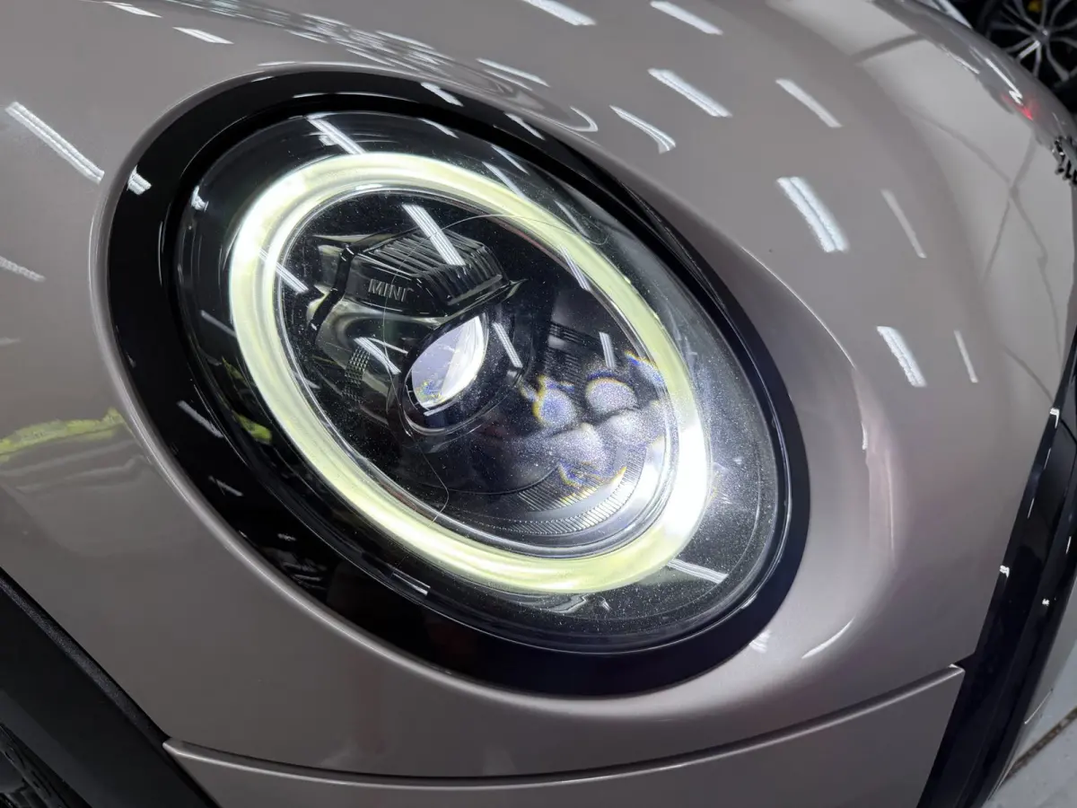 1.5 Cooper BLACK-EDITION 136PK 17''DAB/ NAVI/CRUISE/ECC/PDC/CARPLAY/SPORTSTOELEN///
