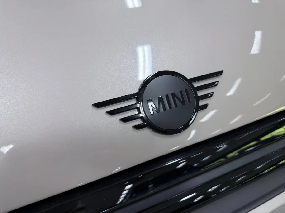 1.5 Cooper BLACK-EDITION 136PK 17''DAB/ NAVI/CRUISE/ECC/PDC/CARPLAY/SPORTSTOELEN///