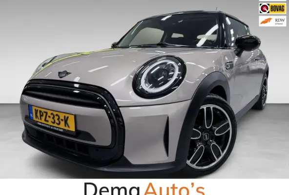 1.5 Cooper BLACK-EDITION 136PK 17''DAB/ NAVI/CRUISE/ECC/PDC/CARPLAY/SPORTSTOELEN///
