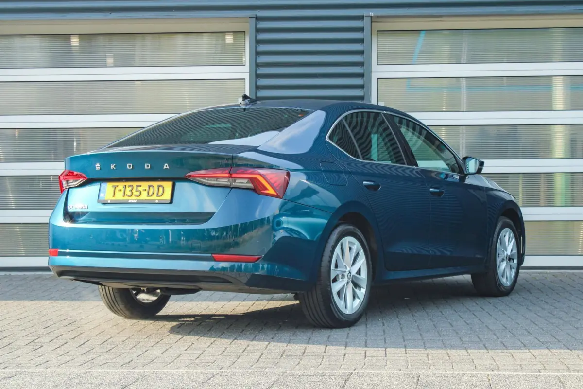 1.0 TSI 110pk Business Edition Plus | Keyless Entry | Navigatie | Apple CarPlay/ Android Auto | Parkeersensoren Voor/ Achter | Cruise Control Adaptieve