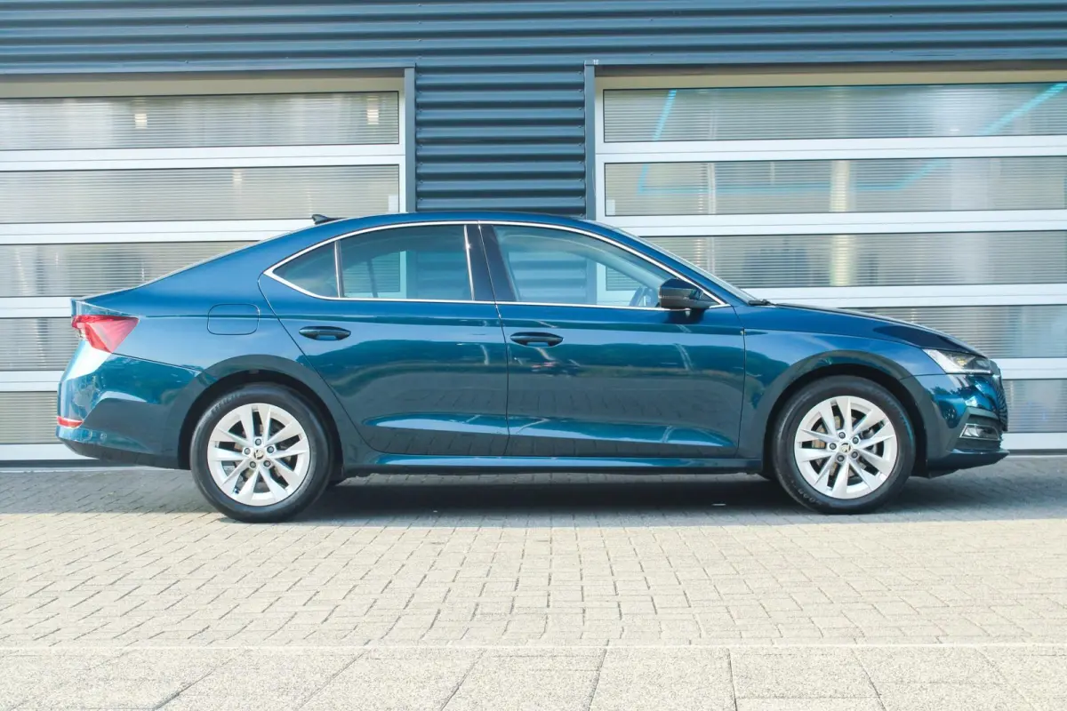 1.0 TSI 110pk Business Edition Plus | Keyless Entry | Navigatie | Apple CarPlay/ Android Auto | Parkeersensoren Voor/ Achter | Cruise Control Adaptieve