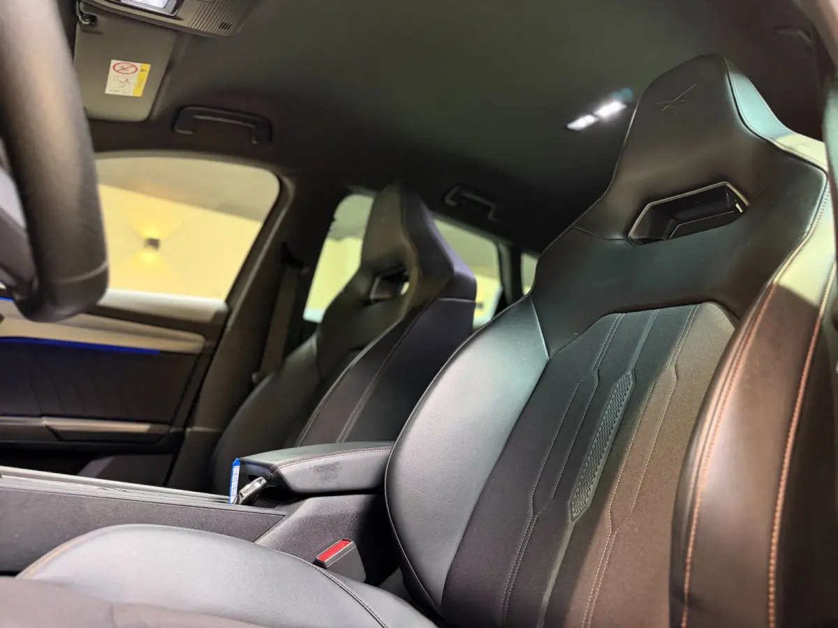 1.4 e-Hybrid VZ Copper Edition|Sfeer|Camera|Keyless|ACC|Bovag Garantie