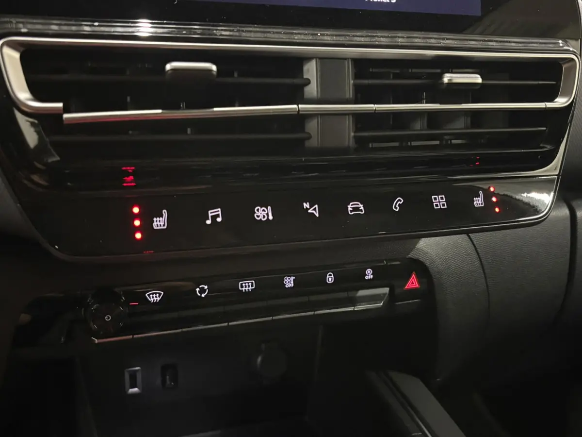 1.2 HYBRID 136PK 360 Camera Carplay
