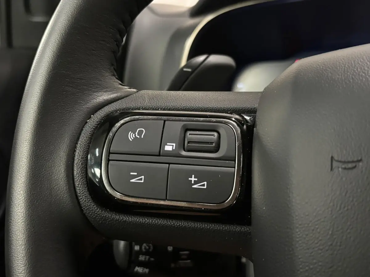 1.2 HYBRID 136PK 360 Camera Carplay