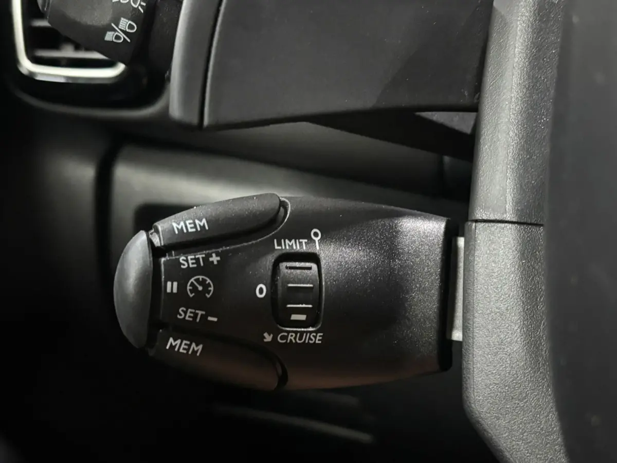 1.2 HYBRID 136PK 360 Camera Carplay