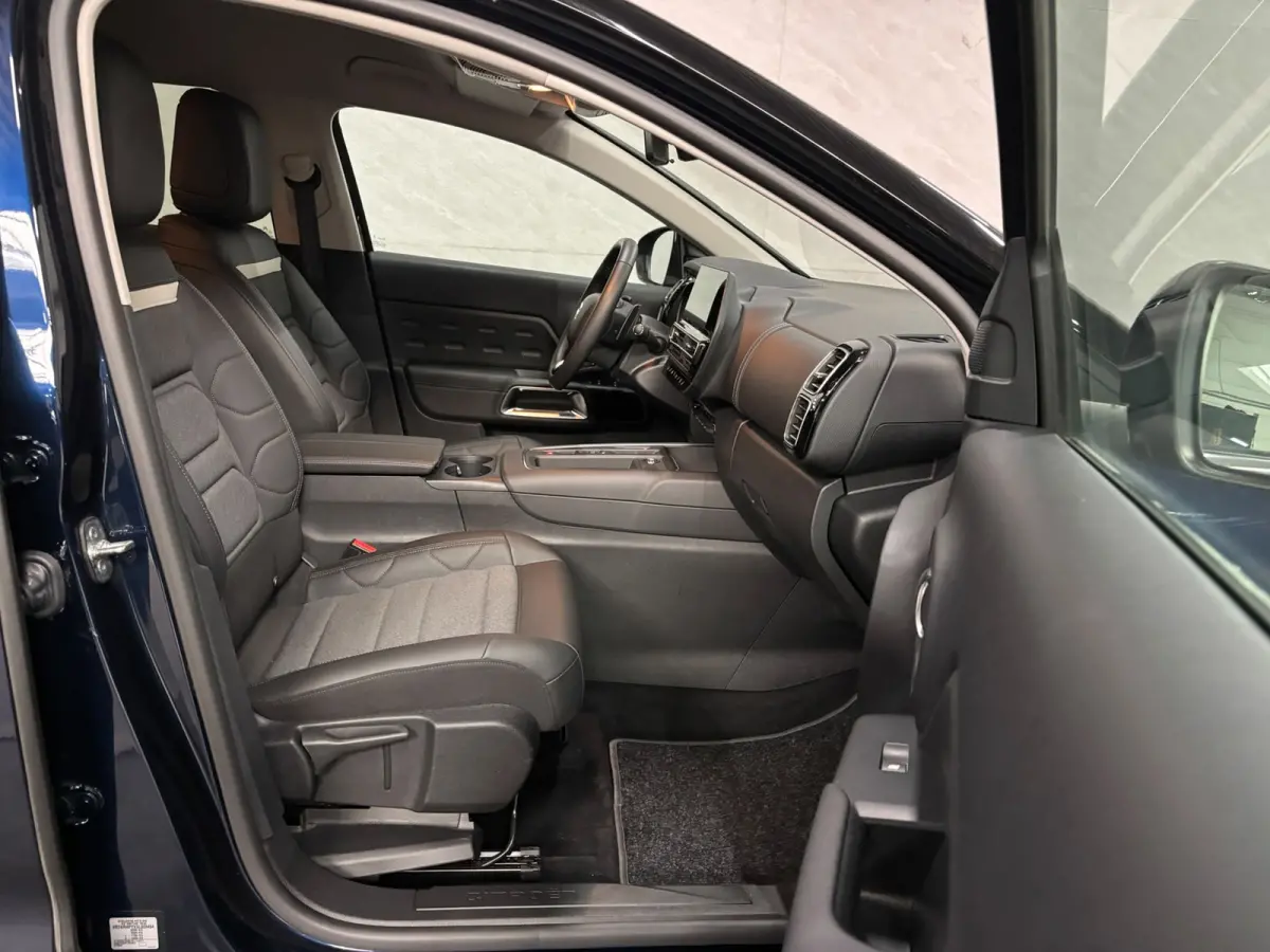 1.2 HYBRID 136PK 360 Camera Carplay