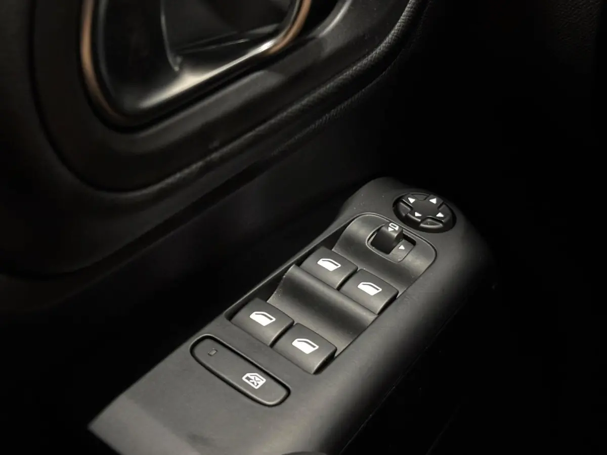 1.2 HYBRID 136PK 360 Camera Carplay