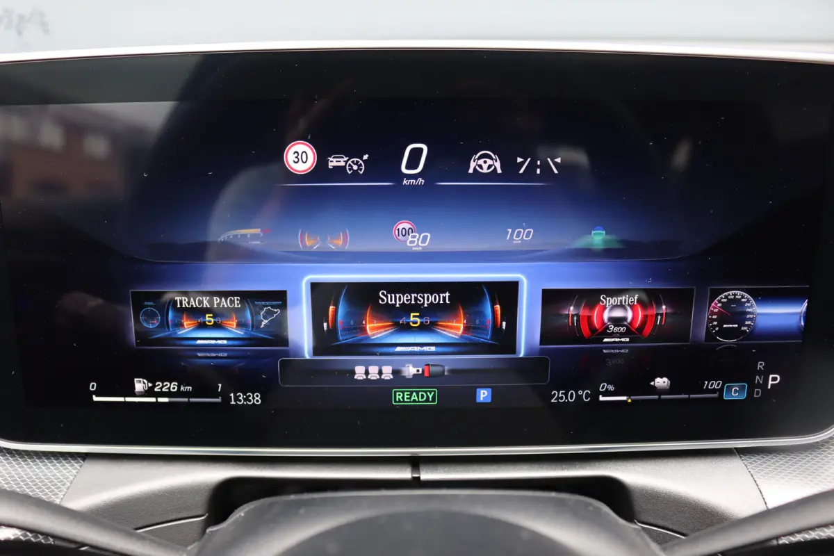 AMG 63 S E Performance | 680 pk | Achterasbesturing | Distronic+ | AMG Drivers Package | Memory | Burmester | AMG Performance Stoelen | AMG-Aero Pakket | HUD | Digital Light |