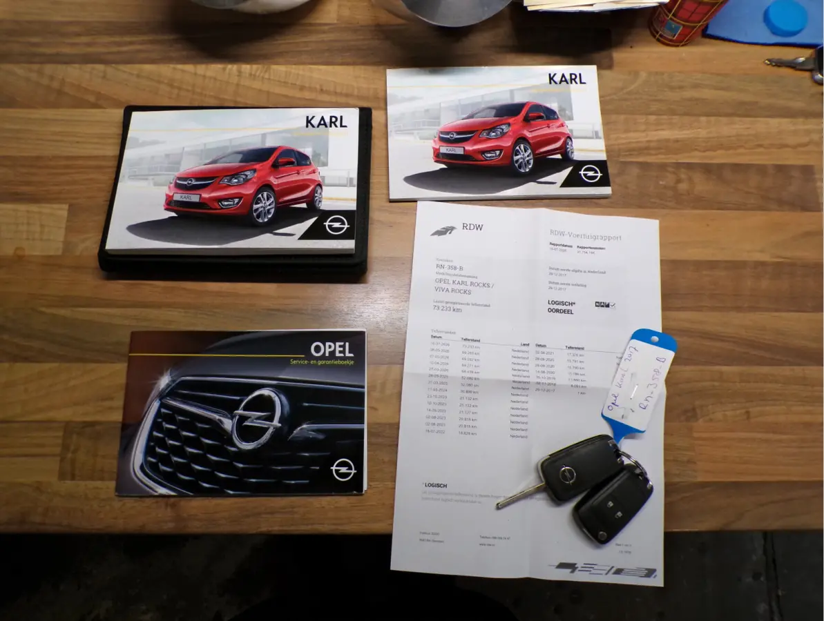 1.0 Online Edition CRUISECONTROL TELEFOON APPLE CARPLAY.....
