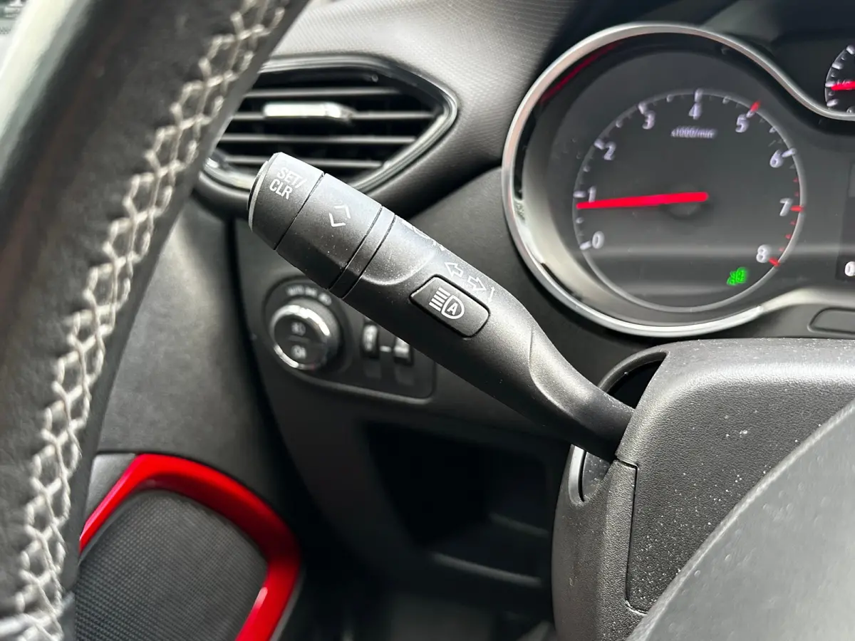 1.2 Turbo 130 PK GS Line AUTOMAAT | TREKHAAK| AGR-COMFORTSTOEL| NAVIGATIE + APPLE CARPLAY/ANDROID AUTO| DODEHOEK DETECTIE| CAMERA + PARKEERSENSOREN| KEYLESS ENTRY/START|