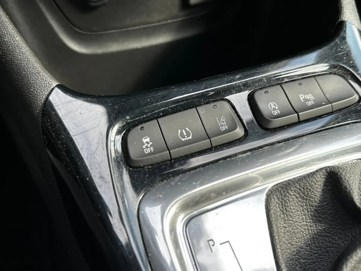 1.2 Turbo 130 PK GS Line AUTOMAAT | TREKHAAK| AGR-COMFORTSTOEL| NAVIGATIE + APPLE CARPLAY/ANDROID AUTO| DODEHOEK DETECTIE| CAMERA + PARKEERSENSOREN| KEYLESS ENTRY/START|