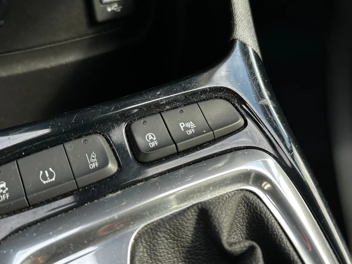 1.2 Turbo 130 PK GS Line AUTOMAAT | TREKHAAK| AGR-COMFORTSTOEL| NAVIGATIE + APPLE CARPLAY/ANDROID AUTO| DODEHOEK DETECTIE| CAMERA + PARKEERSENSOREN| KEYLESS ENTRY/START|