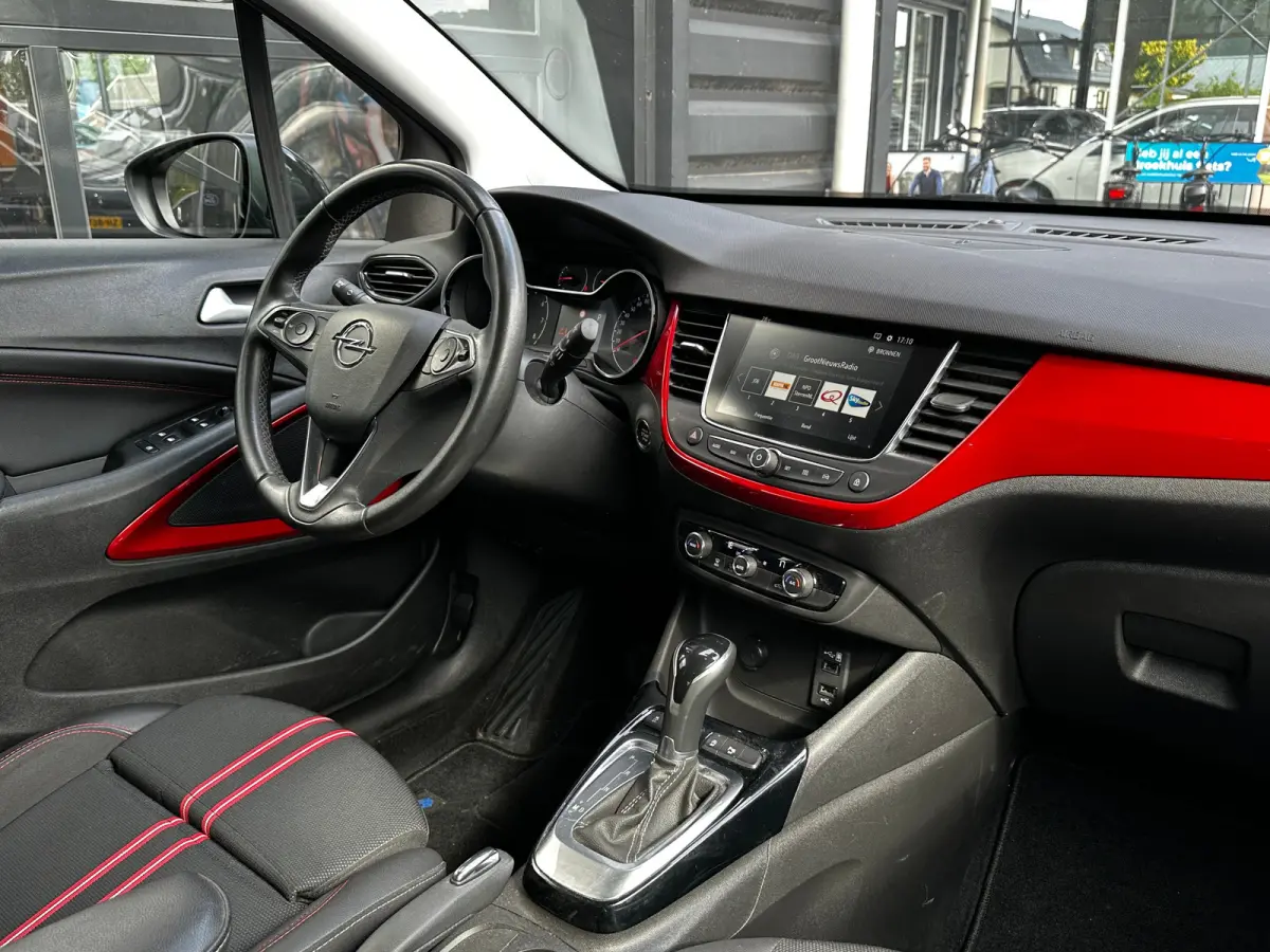 1.2 Turbo 130 PK GS Line AUTOMAAT | TREKHAAK| AGR-COMFORTSTOEL| NAVIGATIE + APPLE CARPLAY/ANDROID AUTO| DODEHOEK DETECTIE| CAMERA + PARKEERSENSOREN| KEYLESS ENTRY/START|