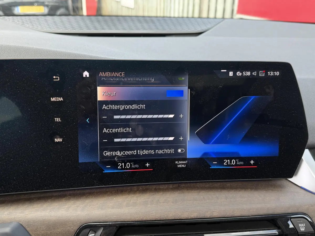 225e xDrive Luxury Line 17"/Leder + memory/Panoramadak/Camera/Apple Carplay & Android Auto