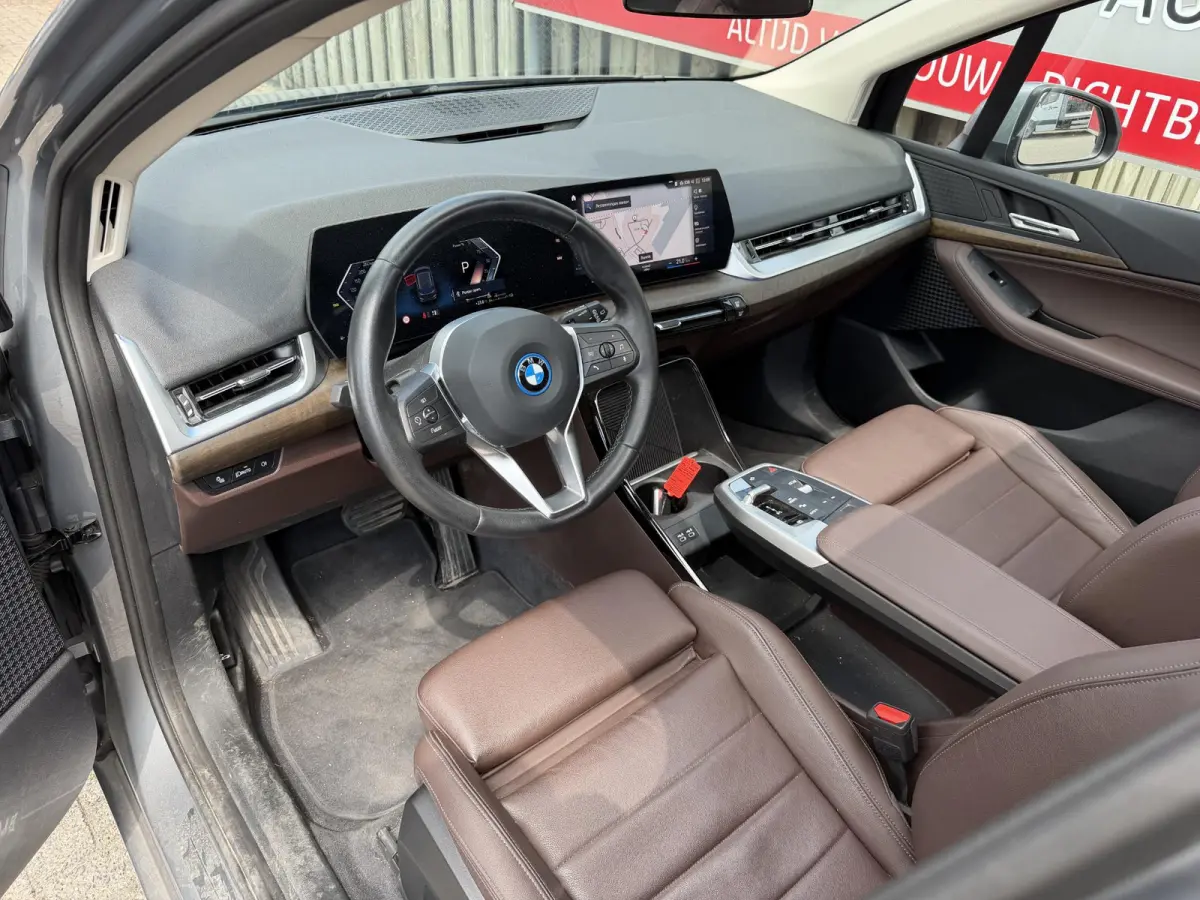 225e xDrive Luxury Line 17"/Leder + memory/Panoramadak/Camera/Apple Carplay & Android Auto