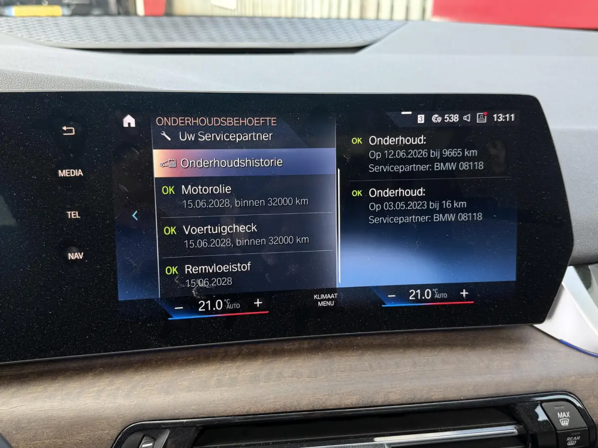225e xDrive Luxury Line 17"/Leder + memory/Panoramadak/Camera/Apple Carplay & Android Auto
