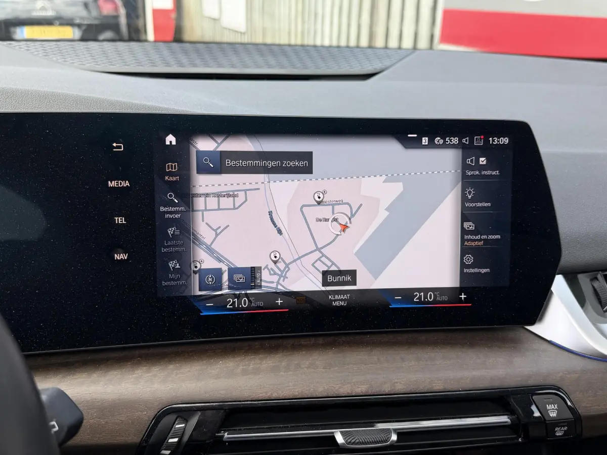 225e xDrive Luxury Line 17"/Leder + memory/Panoramadak/Camera/Apple Carplay & Android Auto
