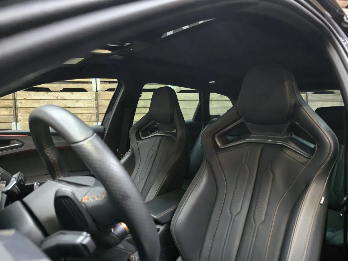 1.4 e-Hybrid VZ Performance Pano Carbon-Kuipstoelen 19"LM