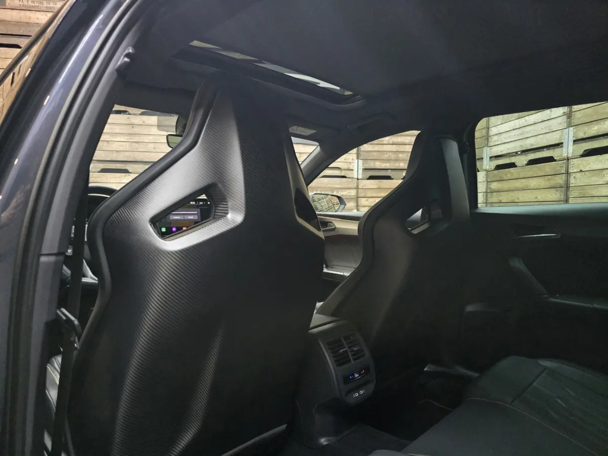 1.4 e-Hybrid VZ Performance Pano Carbon-Kuipstoelen 19"LM