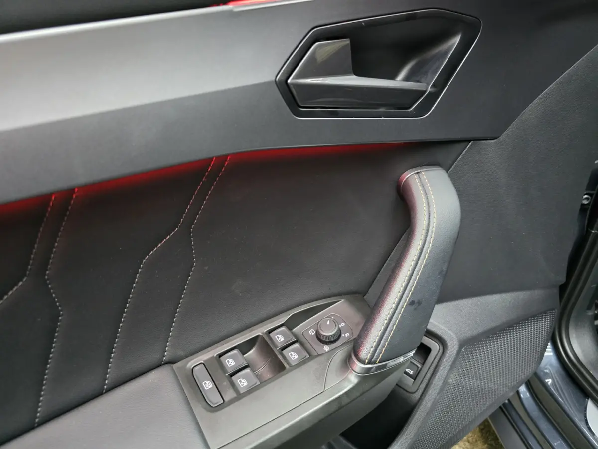 1.4 e-Hybrid VZ Performance Pano Carbon-Kuipstoelen 19"LM