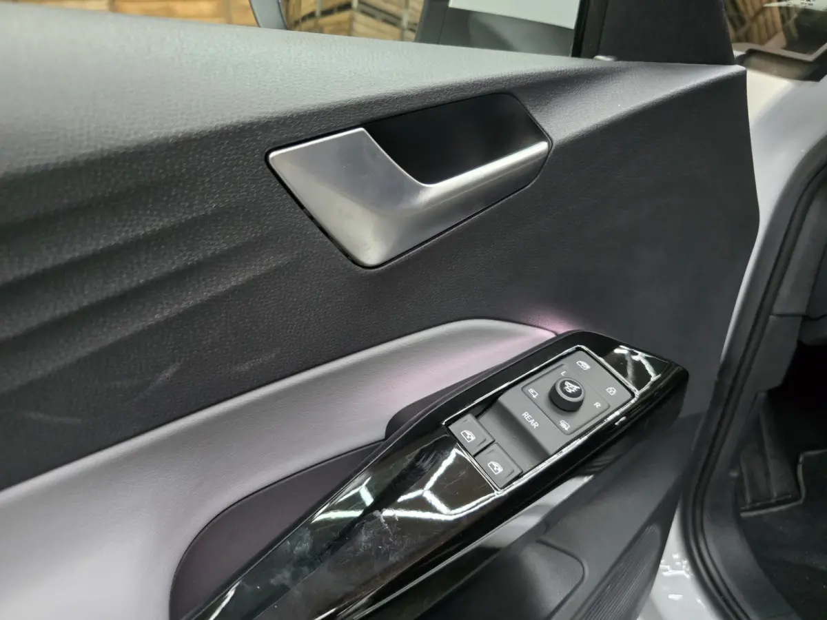 Pro 58 kWh Performance 150 KW ACC HUD Pano IQ LM
