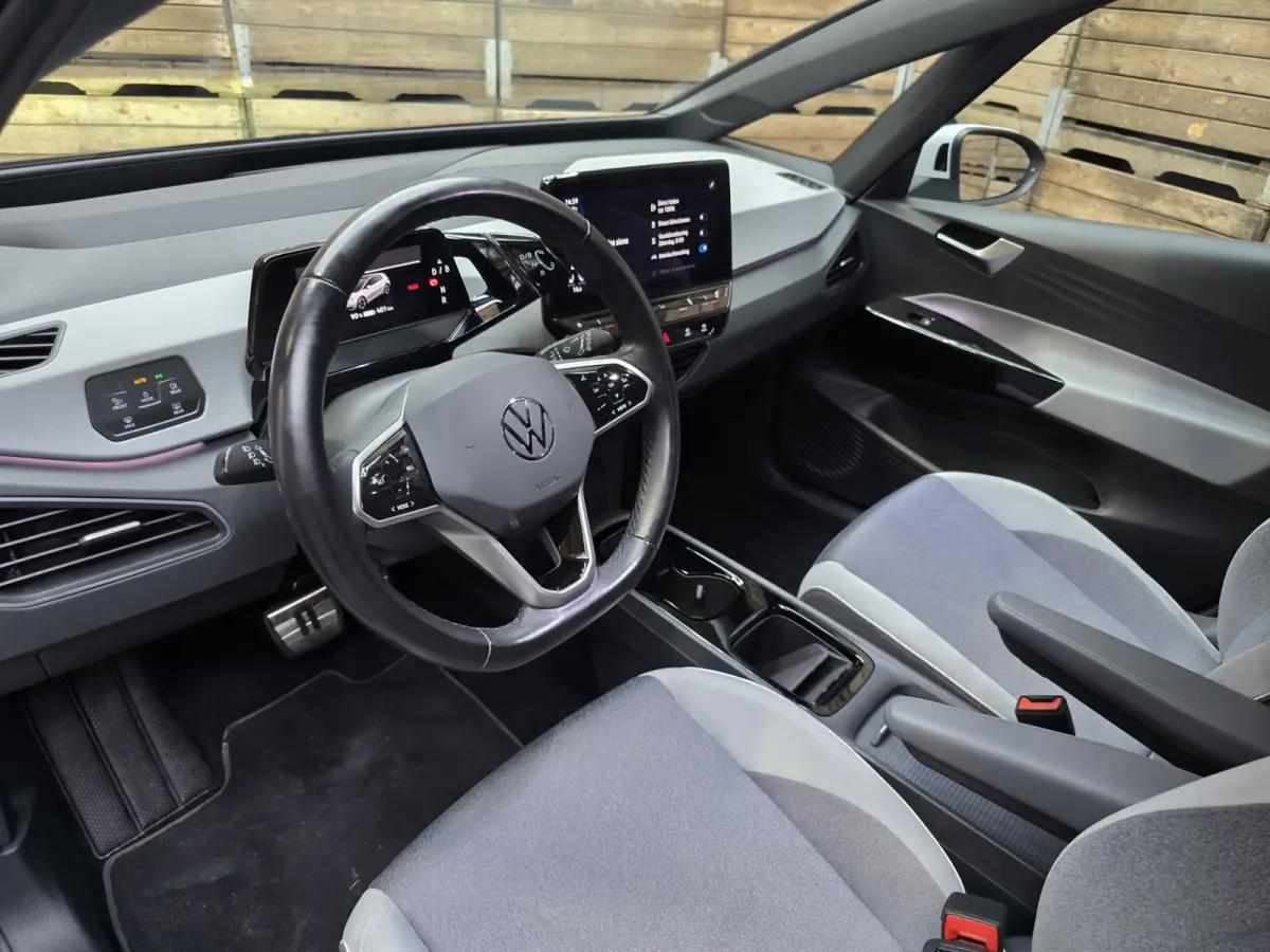 Pro 58 kWh Performance 150 KW ACC HUD Pano IQ LM