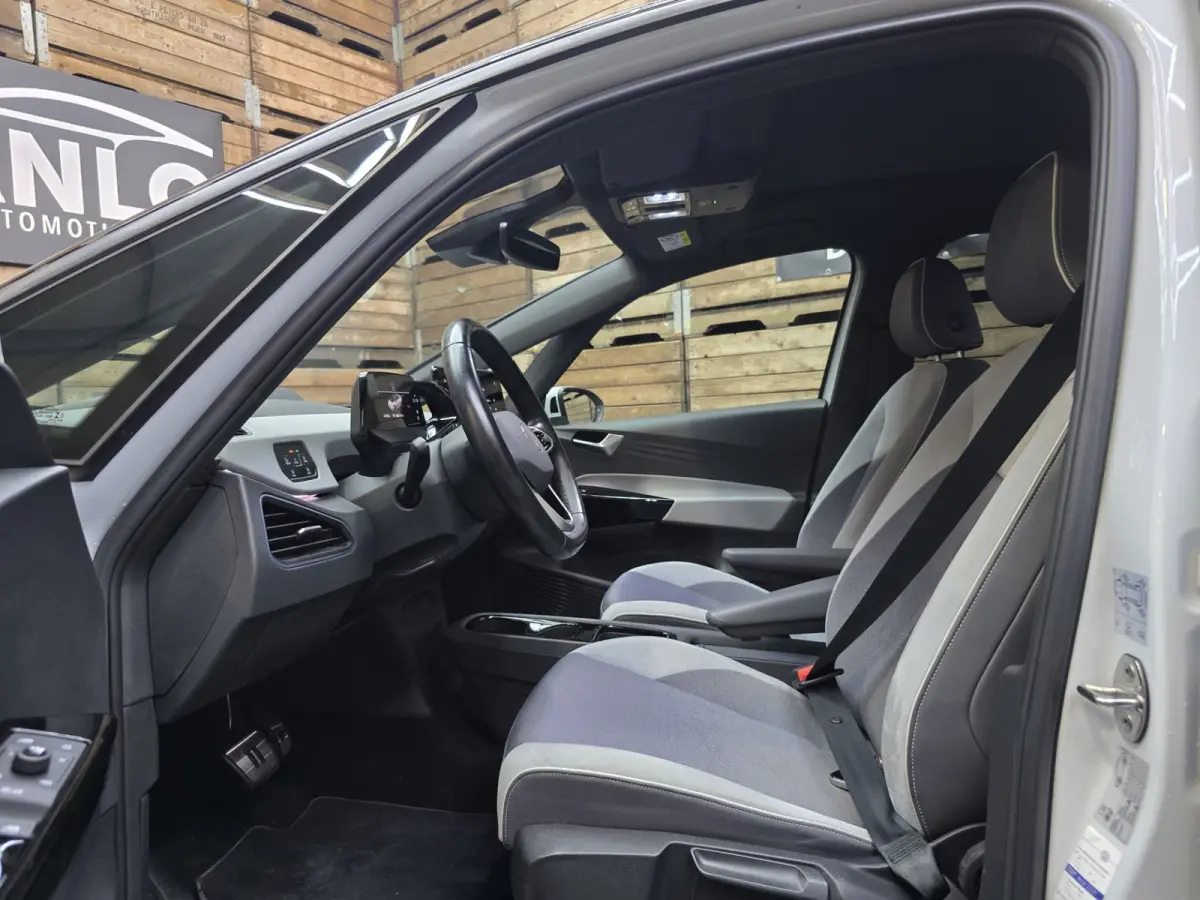 Pro 58 kWh Performance 150 KW ACC HUD Pano IQ LM