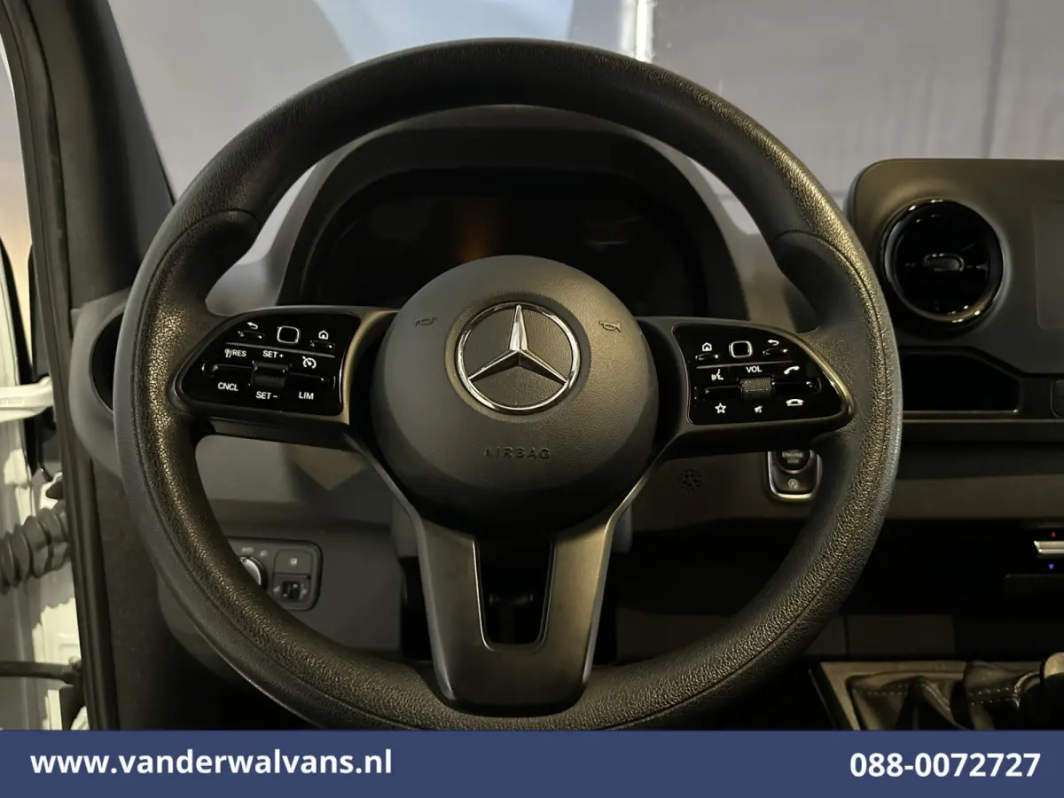 315 CDI 150pk L2H2 Euro6 Airco | Camera | Apple Carplay | Cruisecontrol | Chauffeursstoel | Leder Android Auto, Parkeersensoren, Bijrijdersbank