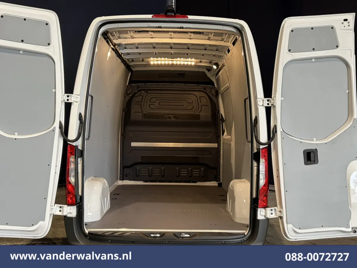 315 CDI 150pk L2H2 Euro6 Airco | Camera | Apple Carplay | Cruisecontrol | Chauffeursstoel | Leder Android Auto, Parkeersensoren, Bijrijdersbank