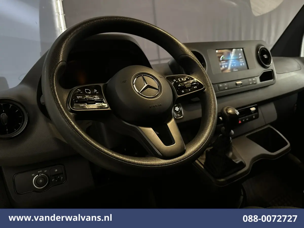 315 CDI 150pk L2H2 Euro6 Airco | Camera | Apple Carplay | Cruisecontrol | Chauffeursstoel | Leder Android Auto, Parkeersensoren, Bijrijdersbank