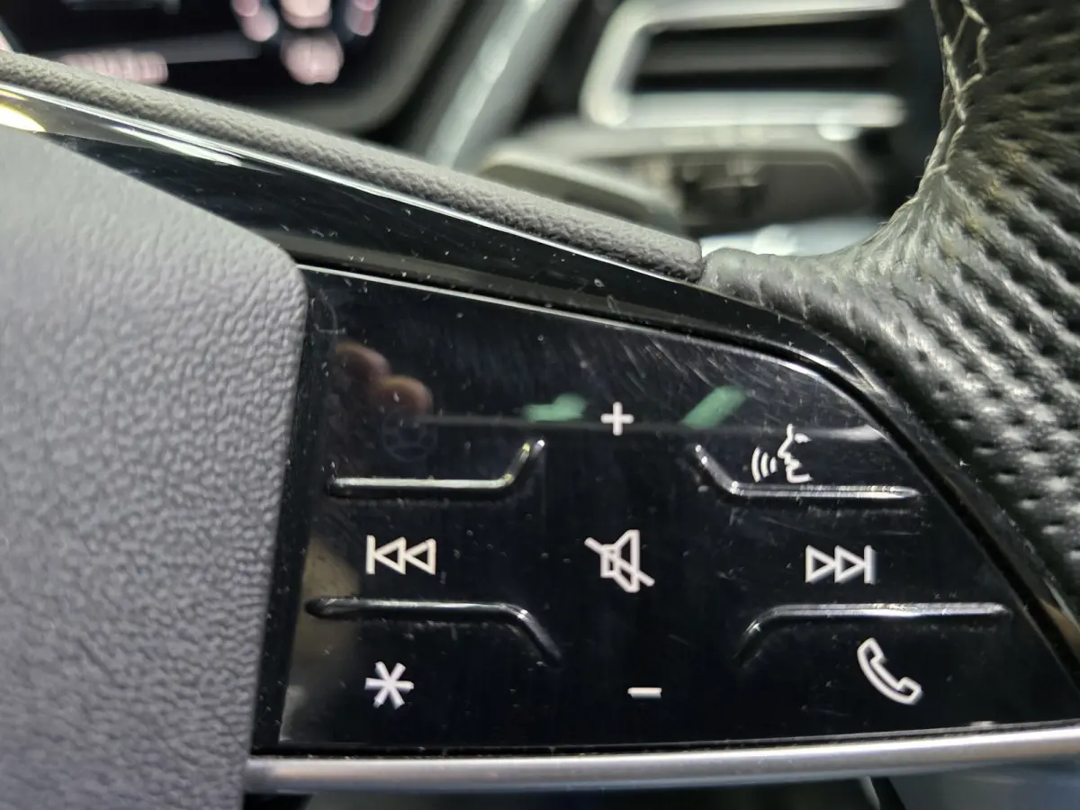 50 quattro S edition 77 kWh S Line Pano sonos HUD Leder Matrix Led LM 96.2% SOH