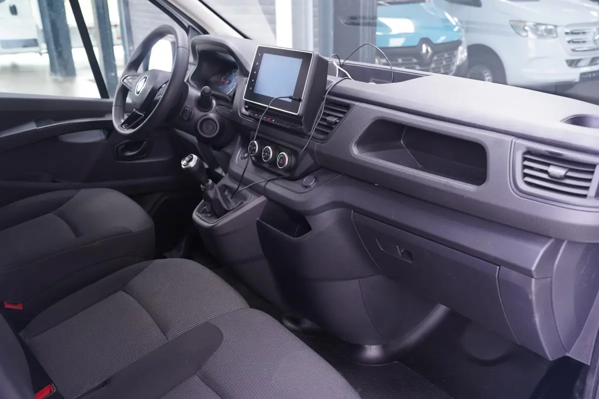 2.0 DCi 130 pk L2H1 Airco, Apple Carplay,Camera Trekhaak, BPM Vrij, Cruise Control, PDC achter, 3-Zits