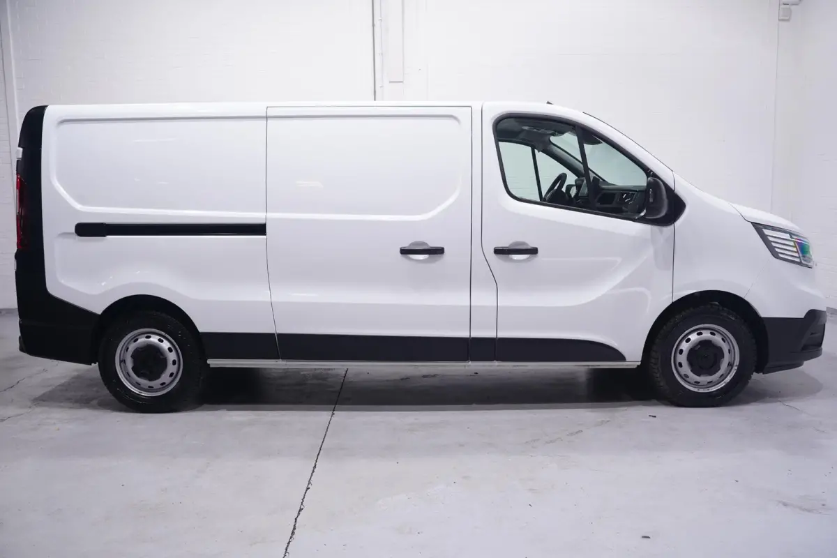 2.0 DCi 130 pk L2H1 Airco, Apple Carplay,Camera Trekhaak, BPM Vrij, Cruise Control, PDC achter, 3-Zits