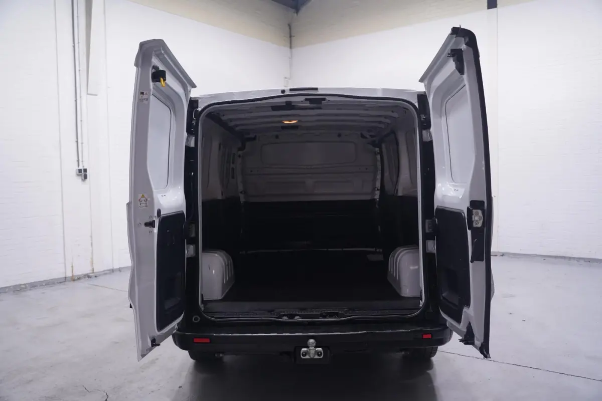 2.0 DCi 130 pk L2H1 Airco, Apple Carplay,Camera Trekhaak, BPM Vrij, Cruise Control, PDC achter, 3-Zits