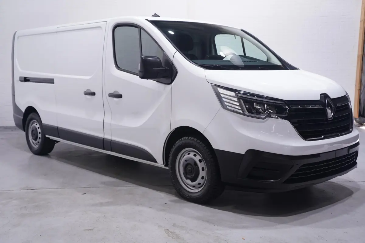 2.0 DCi 130 pk L2H1 Airco, Apple Carplay,Camera Trekhaak, BPM Vrij, Cruise Control, PDC achter, 3-Zits