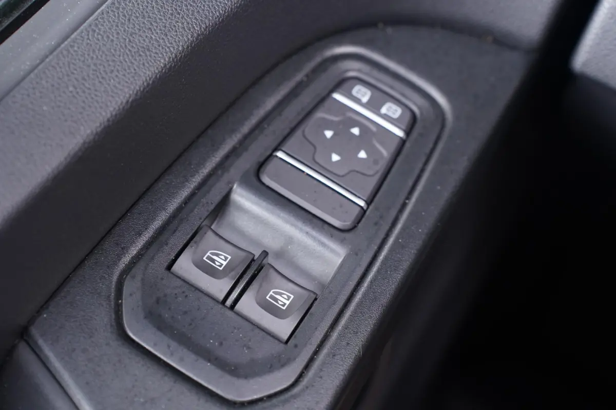2.0 DCi 130 pk L2H1 Airco, Apple Carplay,Camera Trekhaak, BPM Vrij, Cruise Control, PDC achter, 3-Zits