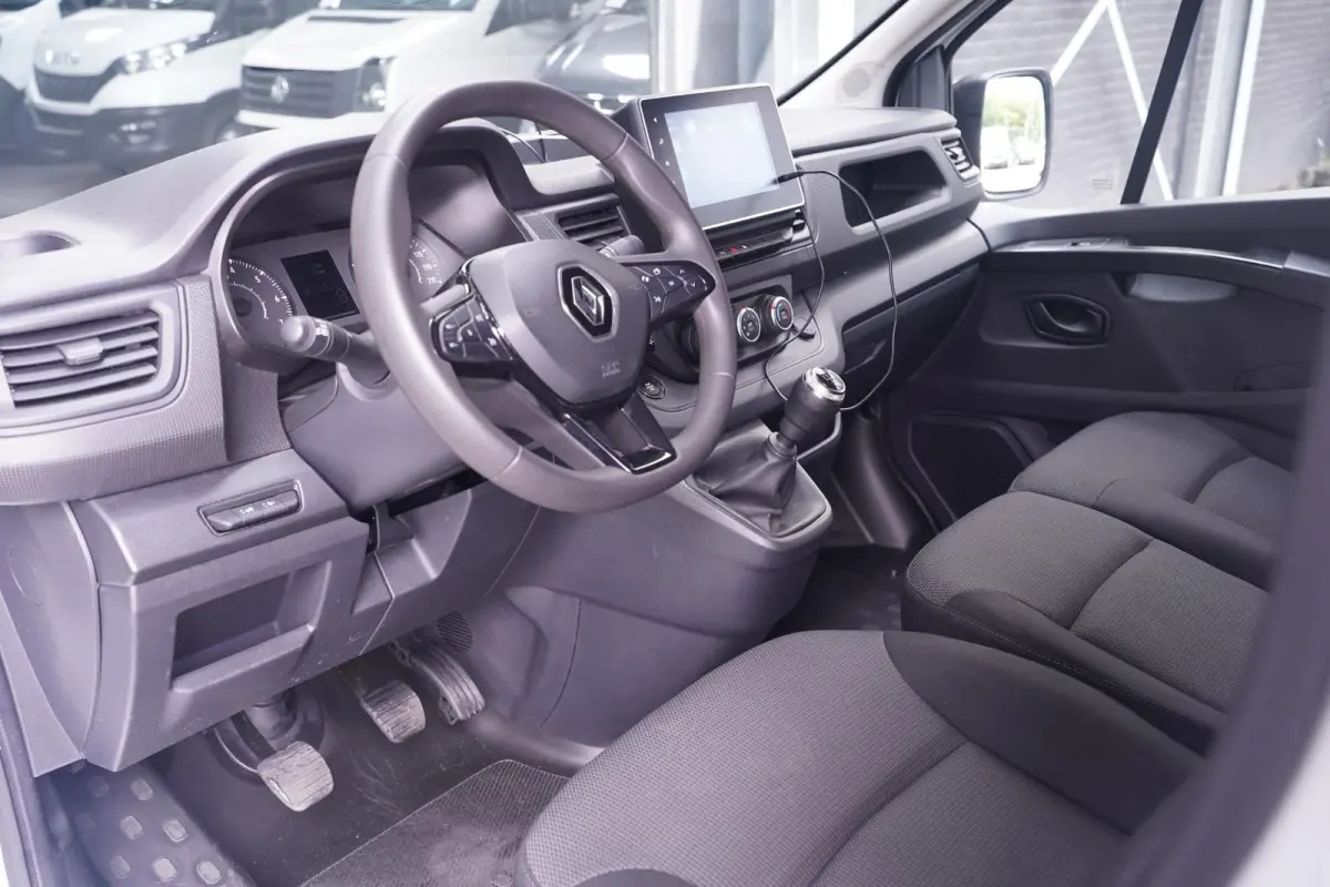 2.0 DCi 130 pk L2H1 Airco, Apple Carplay,Camera Trekhaak, BPM Vrij, Cruise Control, PDC achter, 3-Zits