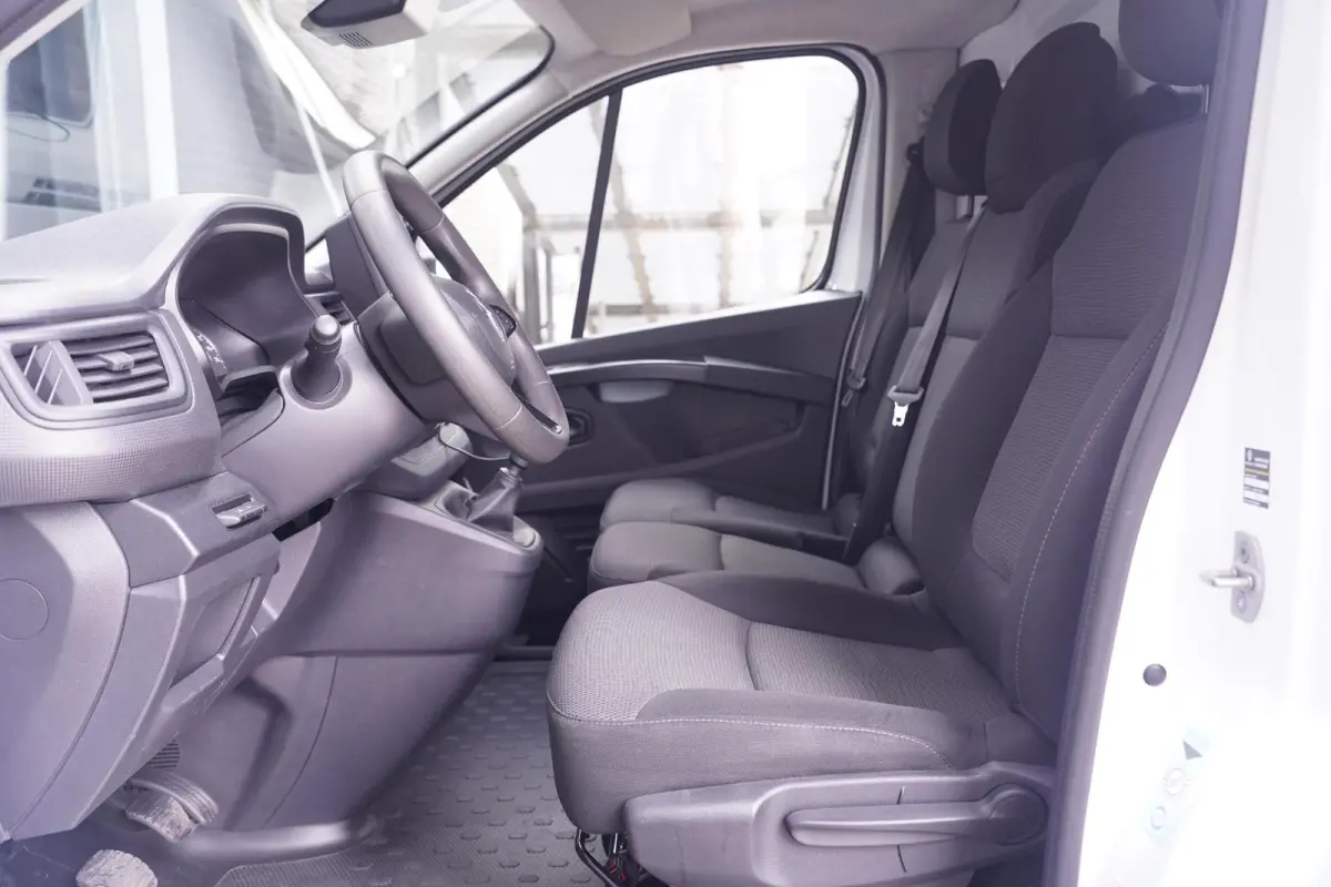 2.0 DCi 130 pk L2H1 Airco, Apple Carplay,Camera Trekhaak, BPM Vrij, Cruise Control, PDC achter, 3-Zits