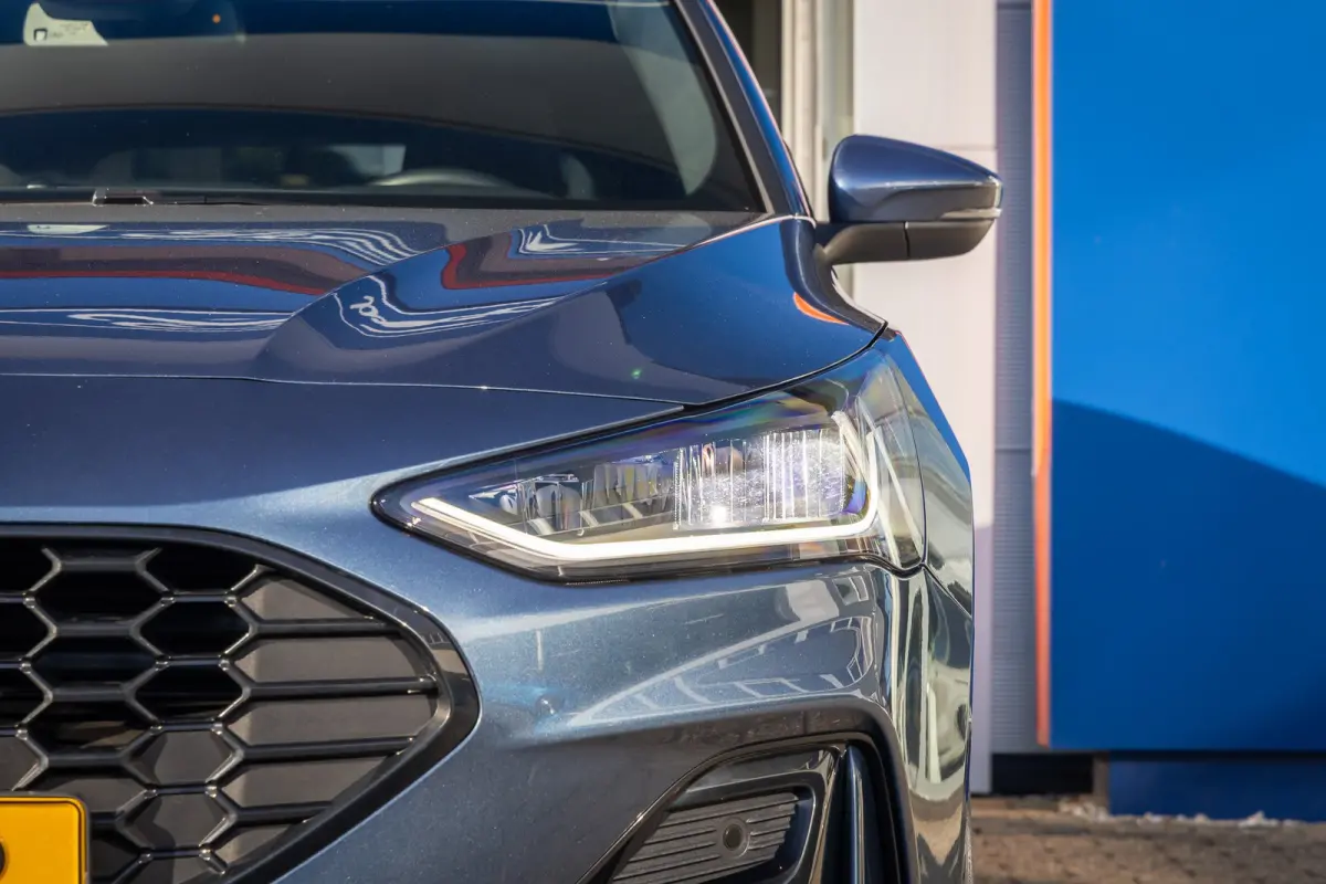 1.0 EcoBoost Hybrid ST Line | Keyless | Elektrische Trekhaak | Stoel- Stuurverwarming | FULL Led | Dodehoek detectie | ACC | Airco (automatisch) | Apple Carplay/Android Auto|telefoonintegrat