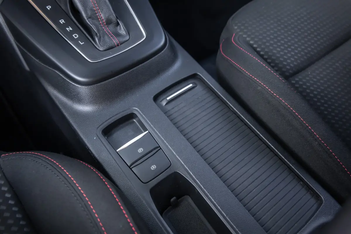 1.0 EcoBoost Hybrid ST Line | Keyless | Elektrische Trekhaak | Stoel- Stuurverwarming | FULL Led | Dodehoek detectie | ACC | Airco (automatisch) | Apple Carplay/Android Auto|telefoonintegrat