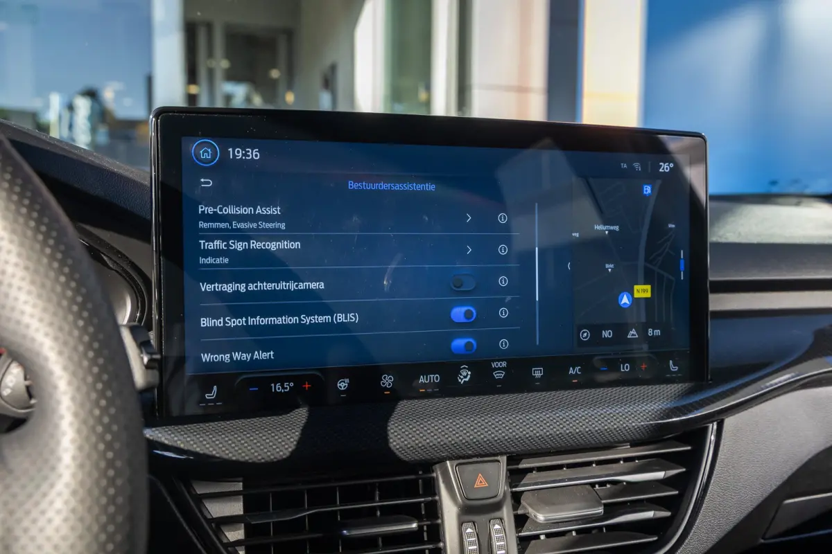 1.0 EcoBoost Hybrid ST Line | Keyless | Elektrische Trekhaak | Stoel- Stuurverwarming | FULL Led | Dodehoek detectie | ACC | Airco (automatisch) | Apple Carplay/Android Auto|telefoonintegrat