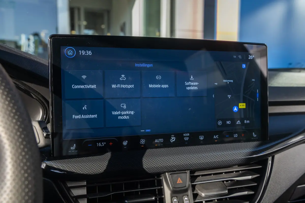1.0 EcoBoost Hybrid ST Line | Keyless | Elektrische Trekhaak | Stoel- Stuurverwarming | FULL Led | Dodehoek detectie | ACC | Airco (automatisch) | Apple Carplay/Android Auto|telefoonintegrat