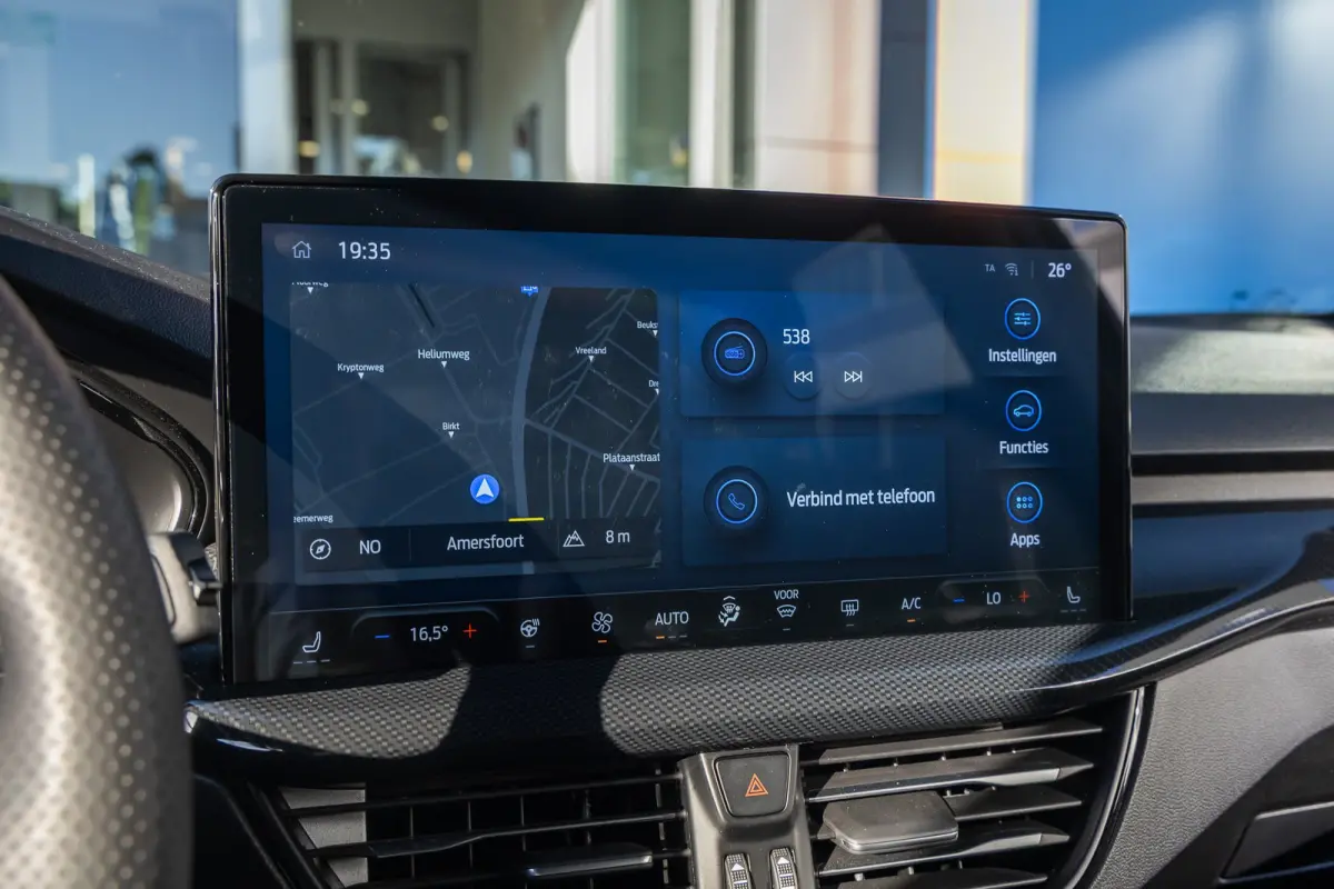1.0 EcoBoost Hybrid ST Line | Keyless | Elektrische Trekhaak | Stoel- Stuurverwarming | FULL Led | Dodehoek detectie | ACC | Airco (automatisch) | Apple Carplay/Android Auto|telefoonintegrat
