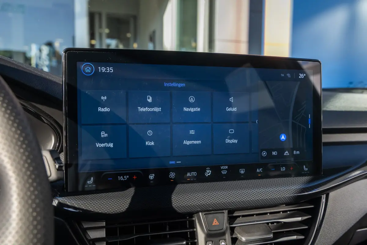 1.0 EcoBoost Hybrid ST Line | Keyless | Elektrische Trekhaak | Stoel- Stuurverwarming | FULL Led | Dodehoek detectie | ACC | Airco (automatisch) | Apple Carplay/Android Auto|telefoonintegrat