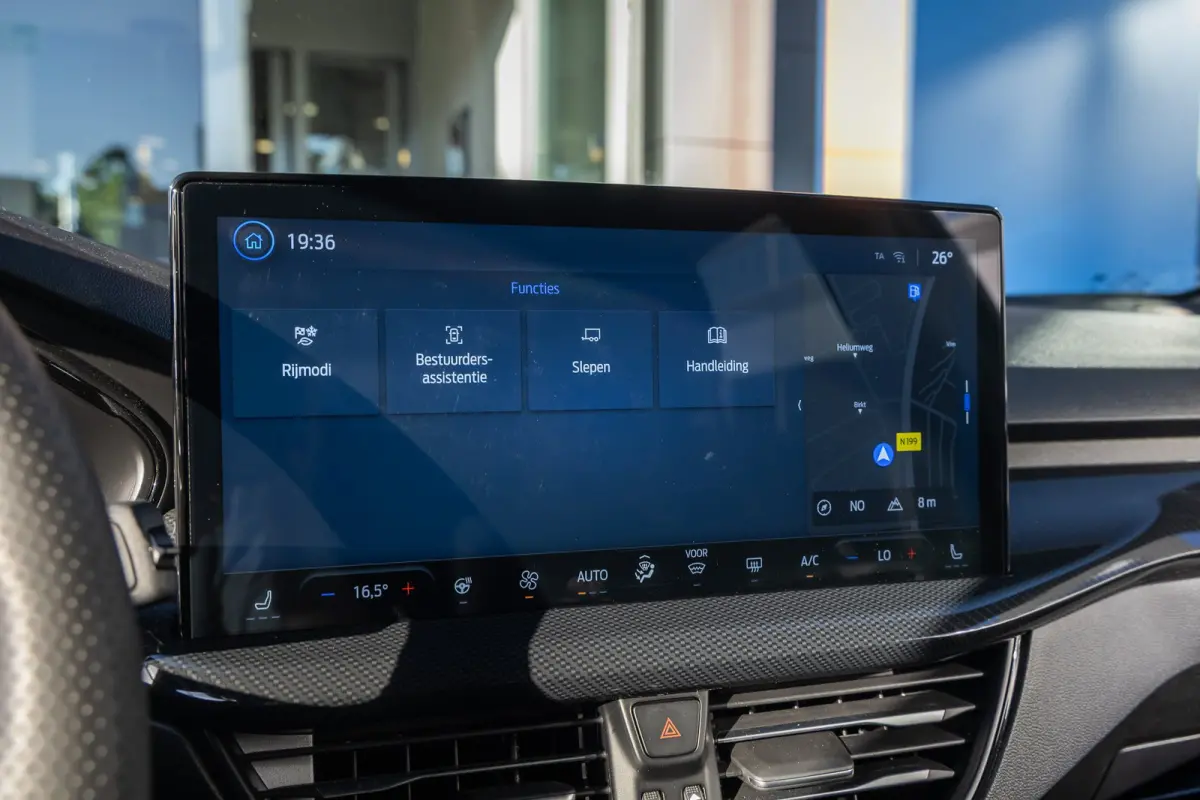 1.0 EcoBoost Hybrid ST Line | Keyless | Elektrische Trekhaak | Stoel- Stuurverwarming | FULL Led | Dodehoek detectie | ACC | Airco (automatisch) | Apple Carplay/Android Auto|telefoonintegrat