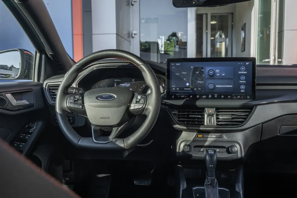 1.0 EcoBoost Hybrid ST Line | Keyless | Elektrische Trekhaak | Stoel- Stuurverwarming | FULL Led | Dodehoek detectie | ACC | Airco (automatisch) | Apple Carplay/Android Auto|telefoonintegrat