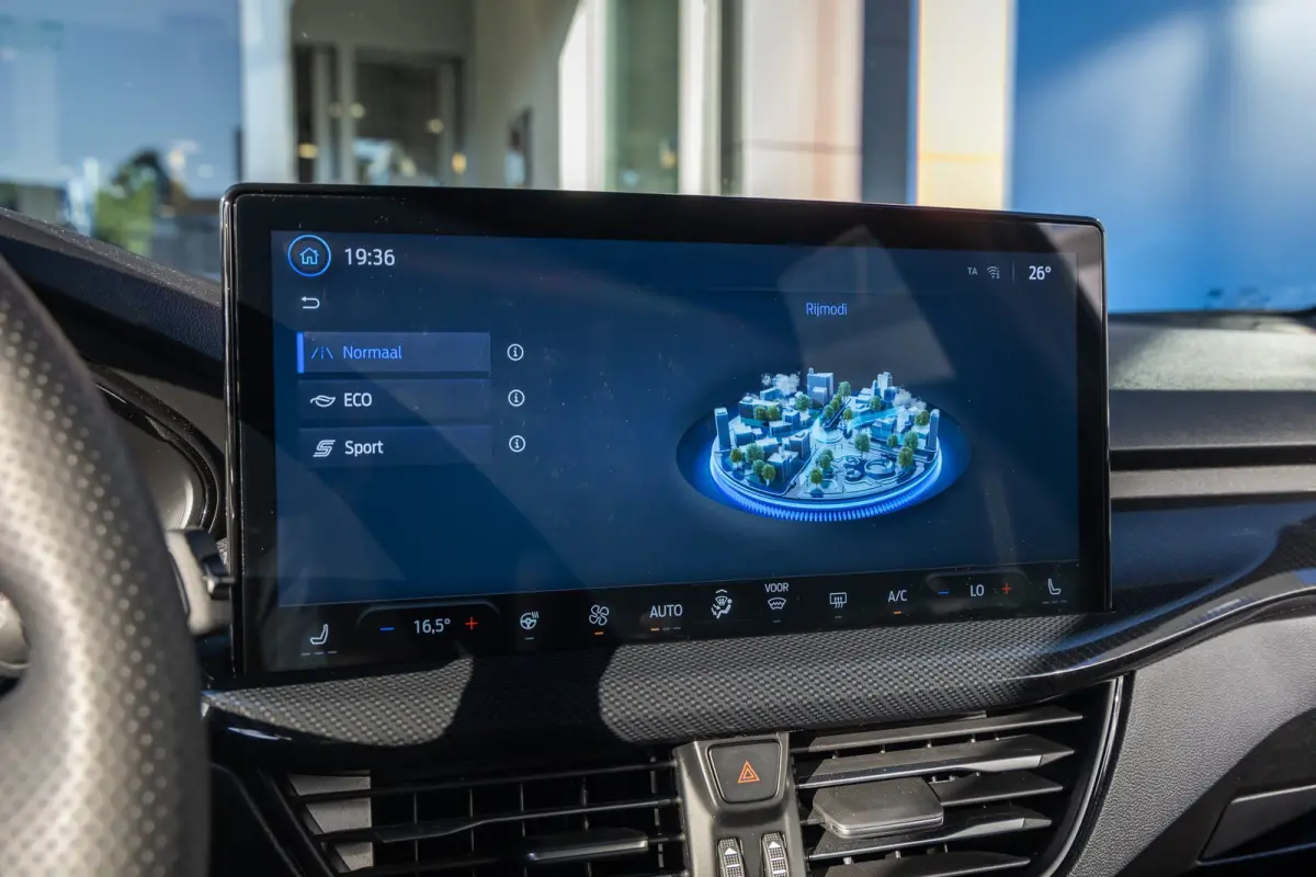 1.0 EcoBoost Hybrid ST Line | Keyless | Elektrische Trekhaak | Stoel- Stuurverwarming | FULL Led | Dodehoek detectie | ACC | Airco (automatisch) | Apple Carplay/Android Auto|telefoonintegrat