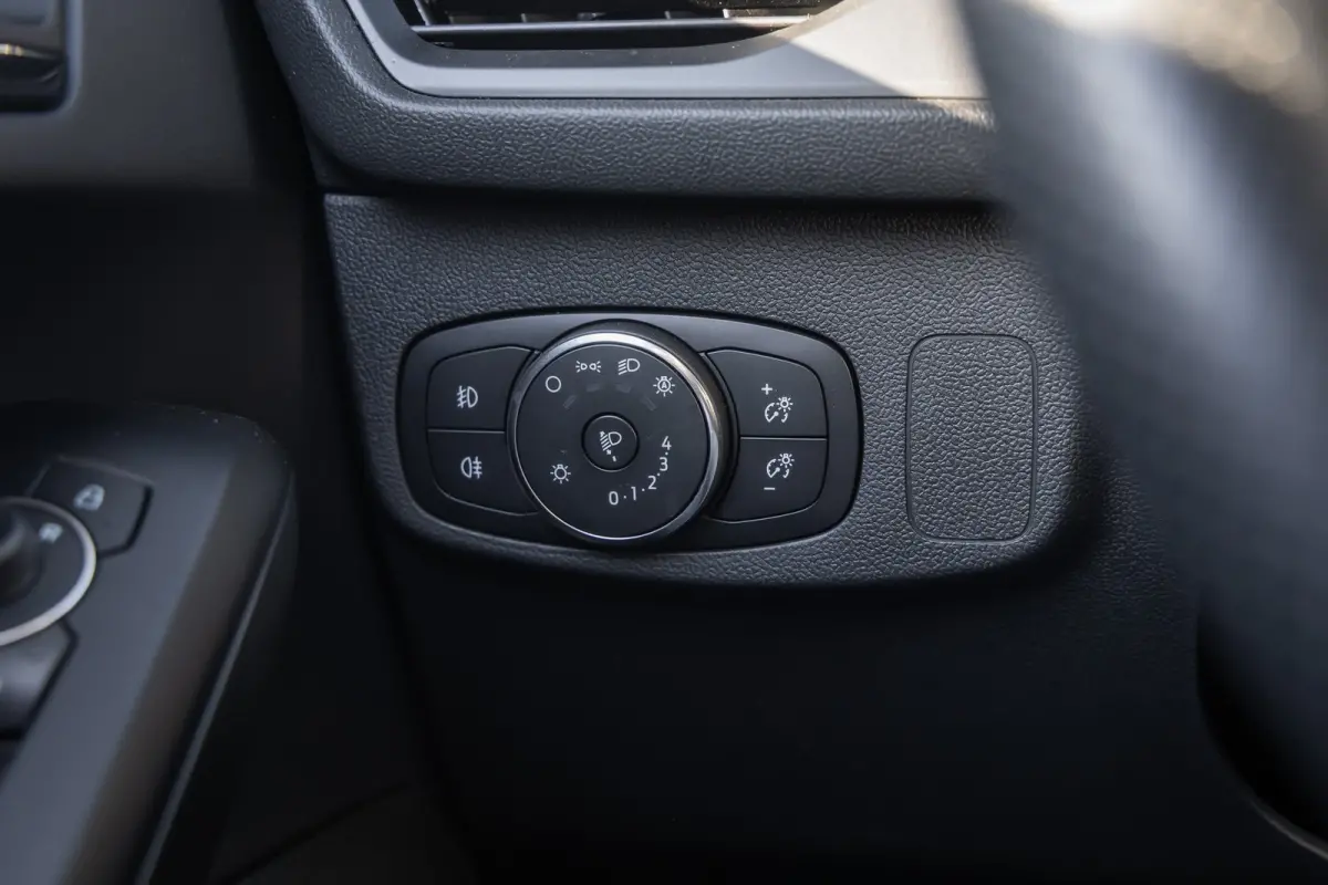 1.0 EcoBoost Hybrid ST Line | Keyless | Elektrische Trekhaak | Stoel- Stuurverwarming | FULL Led | Dodehoek detectie | ACC | Airco (automatisch) | Apple Carplay/Android Auto|telefoonintegrat