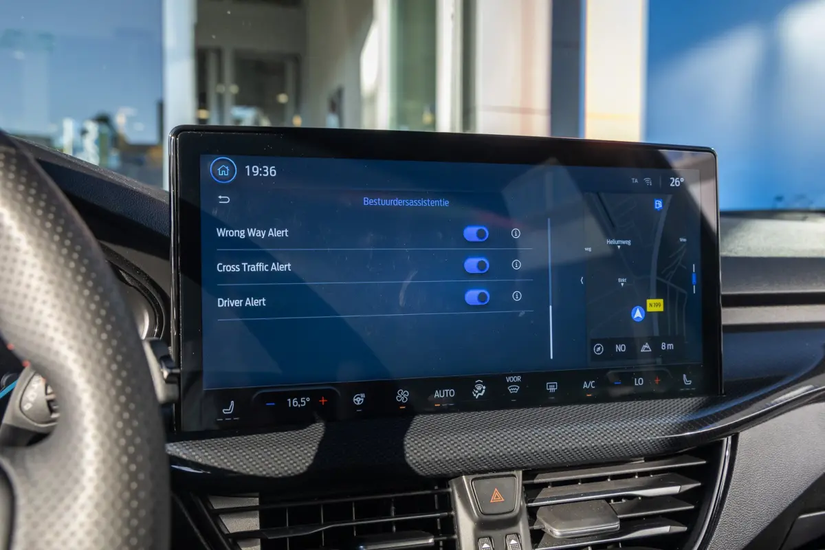 1.0 EcoBoost Hybrid ST Line | Keyless | Elektrische Trekhaak | Stoel- Stuurverwarming | FULL Led | Dodehoek detectie | ACC | Airco (automatisch) | Apple Carplay/Android Auto|telefoonintegrat