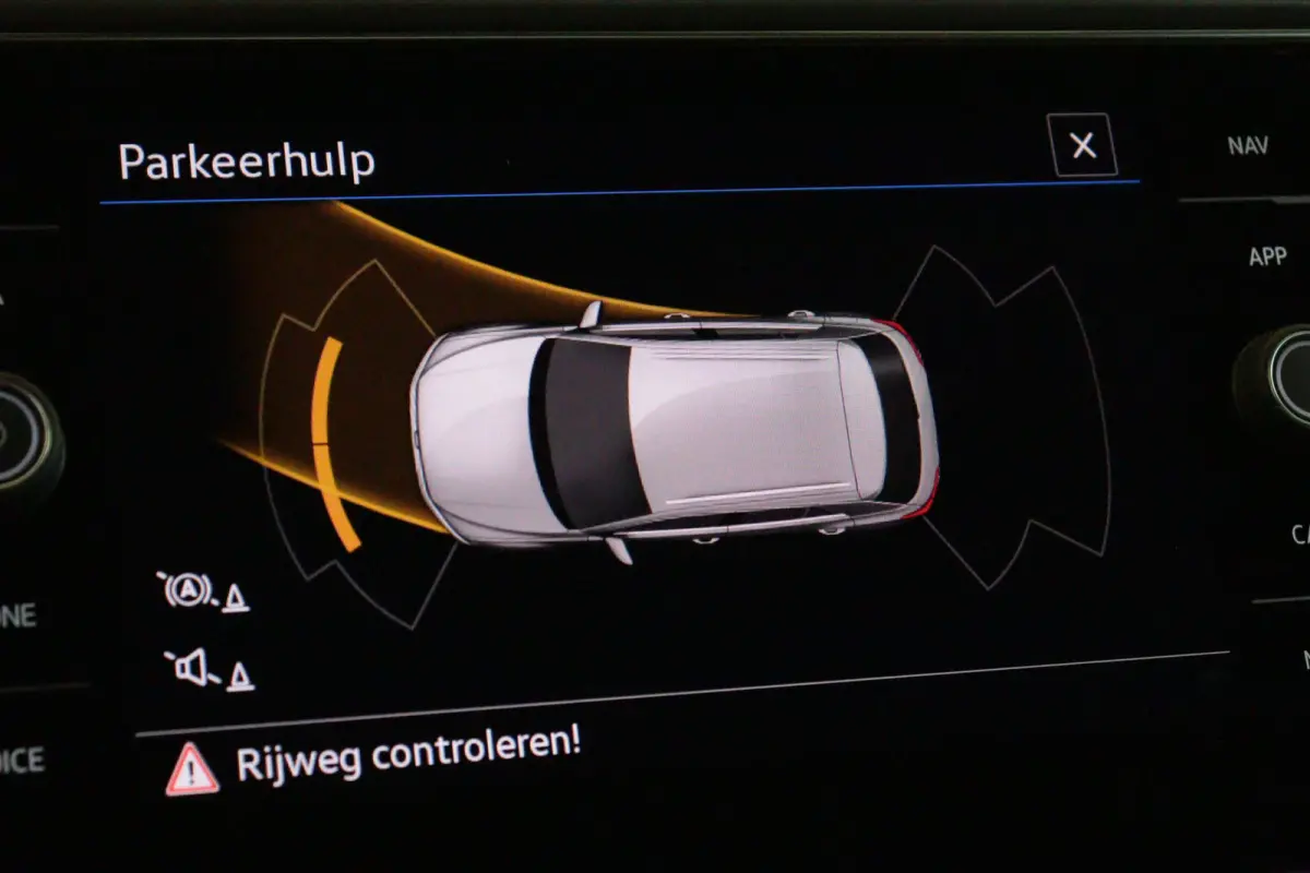 1.0 TSI Style | TWO-TONE | NAVI / APPCONNECT | CLIMA | PDC V+A | ADAP CRUISE |